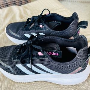 Adidas 8.5 sneakers